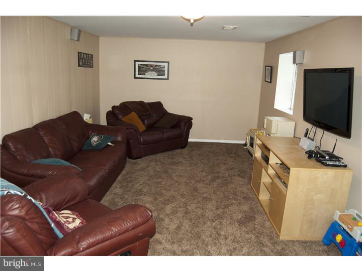 3455 Baldwin Road Huntingdon Valley, PA 19006 - Photo 19 of 23 Family Room