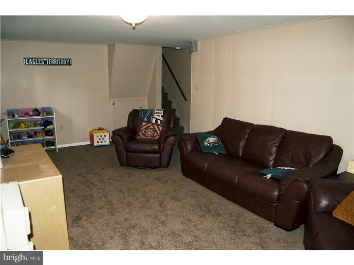 3455 Baldwin Road Huntingdon Valley, PA 19006 - Photo 20 of 23 Family Room