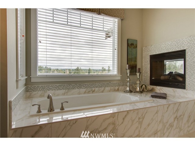 9922 Northeast 145th Street Bothell, WA 98011 - Photo 4 of 22 Gallery Image 4