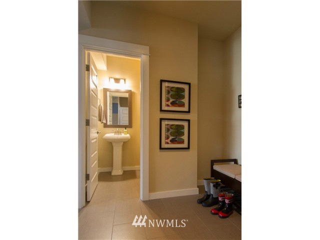 9922 Northeast 145th Street Bothell, WA 98011 - Photo 10 of 22 Gallery Image 10