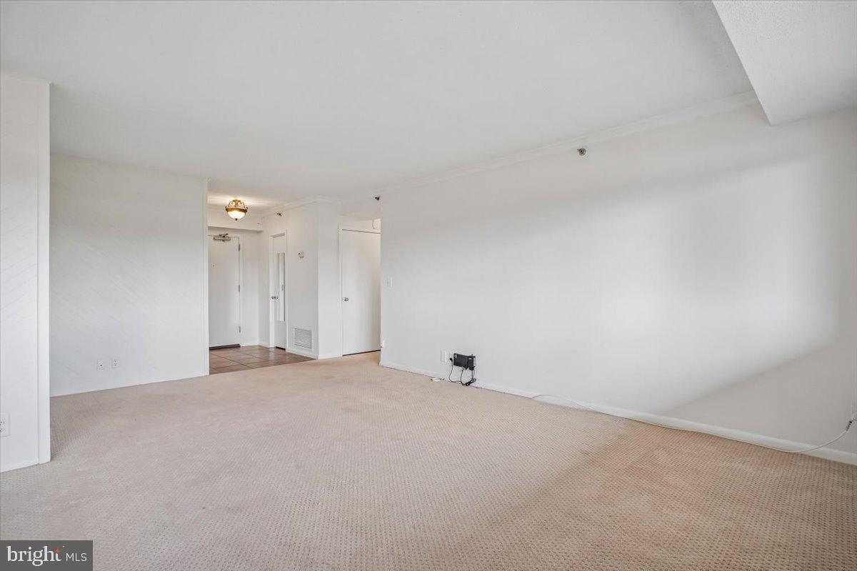 5501 Seminary Road, Unit 106S Falls Church, VA 22041 - Photo 17 of 59 Spacious, light-filled living area.