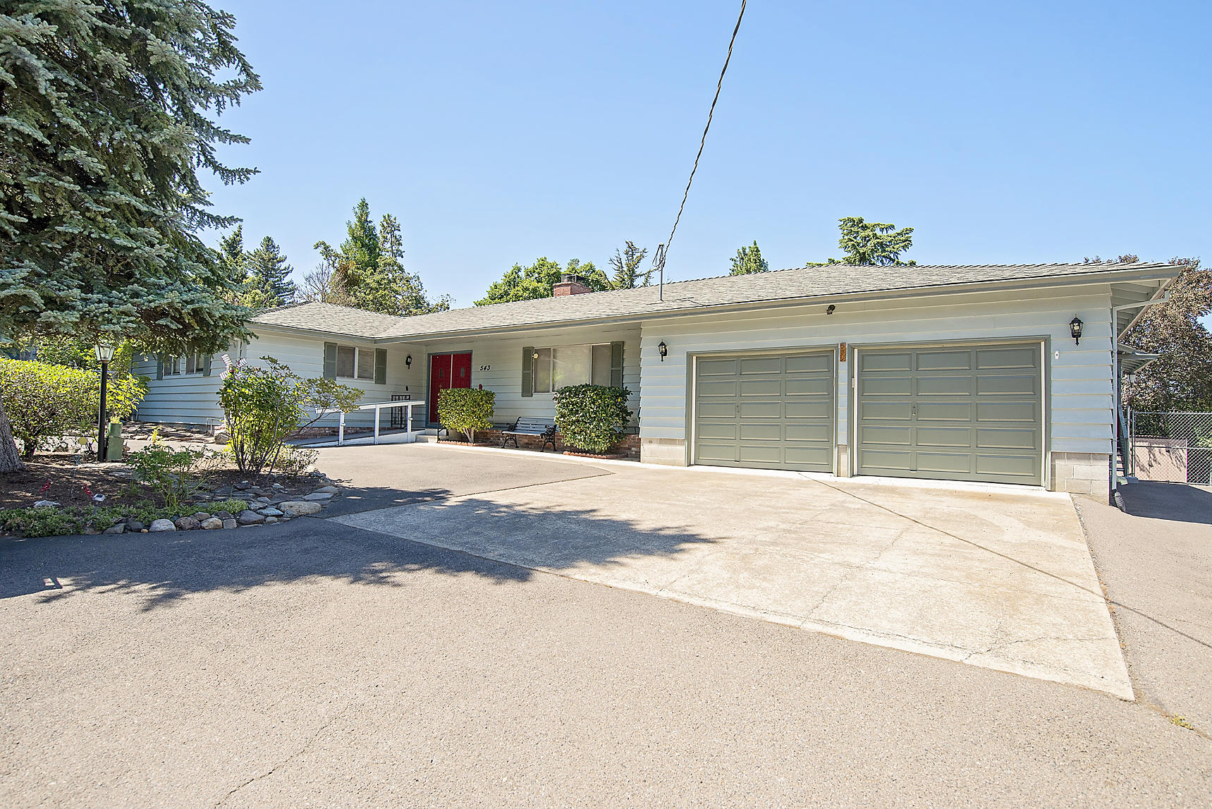 543 Pierce Road Medford, OR 97504 - Photo 1 of 39 Pierce001 copy