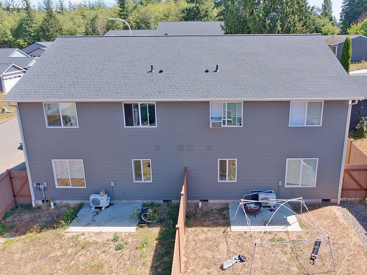 306 Oak Street Winlock, WA 98596 - Photo 10 of 35 a front view of a house with garden