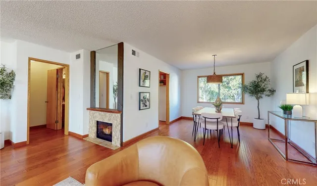 $4,300 | 7727 VÃa Capri, Burbank, CA 91504