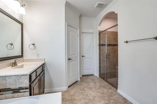 $699,999 | 2301 Prairie Glen Street, Lewisville, TX 75056