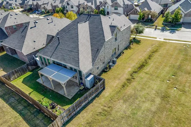 $699,999 | 2301 Prairie Glen Street, Lewisville, TX 75056