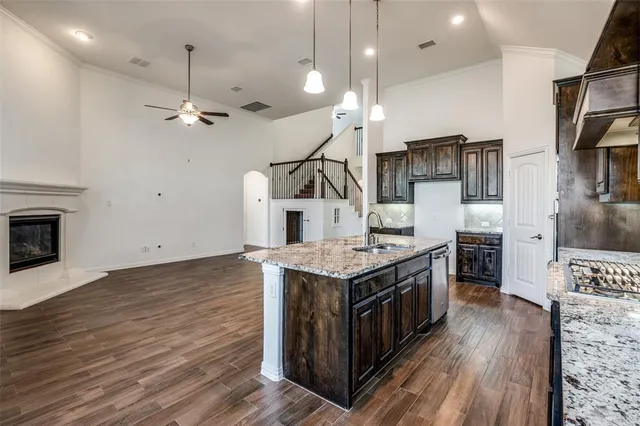 $699,999 | 2301 Prairie Glen Street, Lewisville, TX 75056