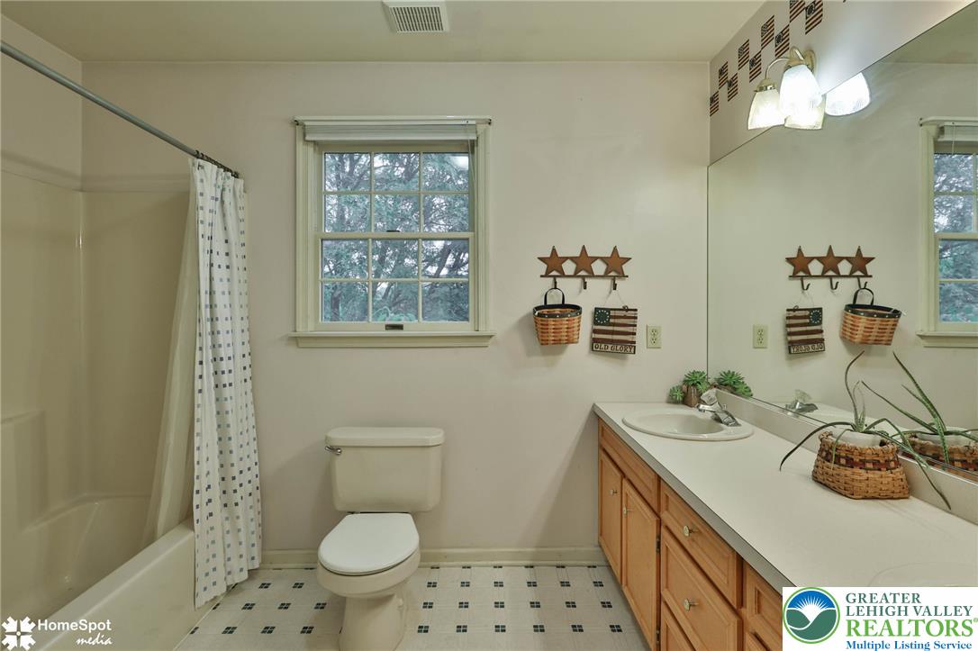 4070 Ross Road Bethlehem, PA 18020 - Photo 31 of 59