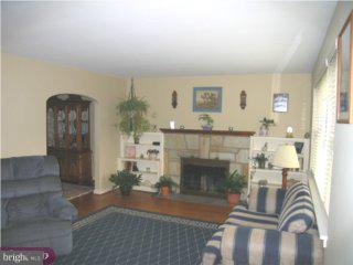 546 Walter Road Warminster, PA 18974 - Photo 2 of 5