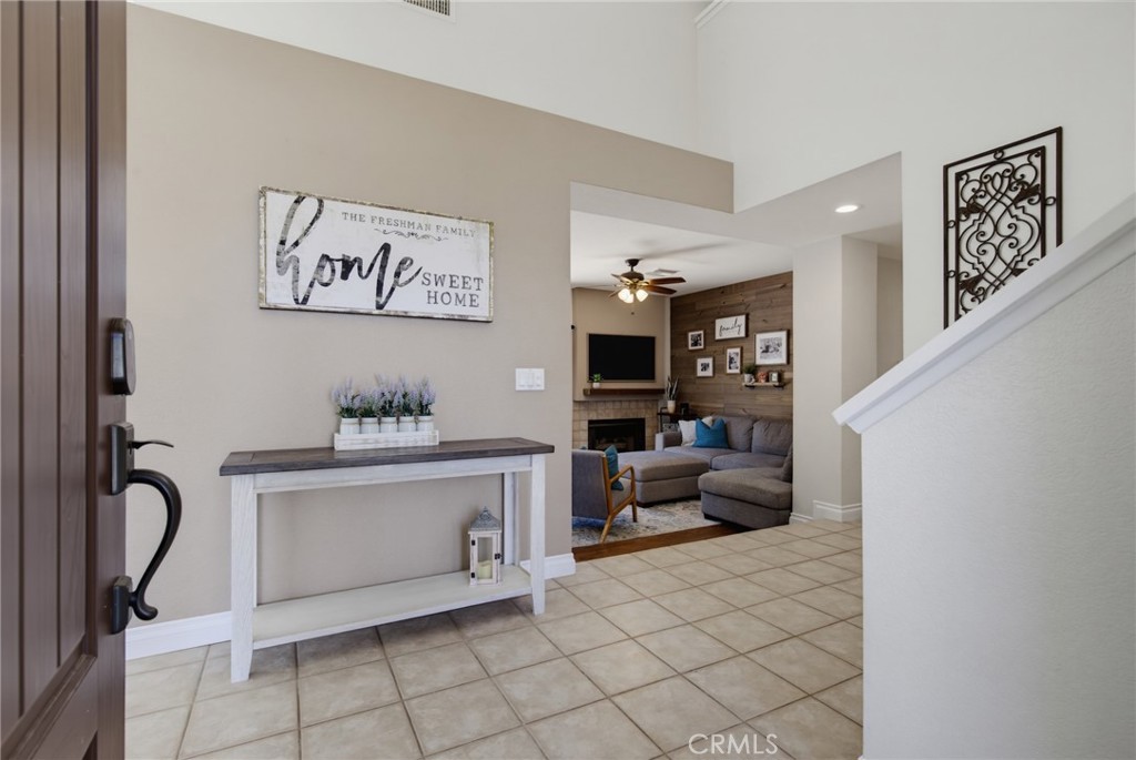 13620 Chesterfield Drive Moorpark, CA 93021 - Photo 3 of 28