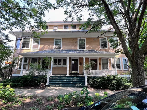$2,300 | 517 Hamilton Street, Unit 1, Evanston, IL 60202