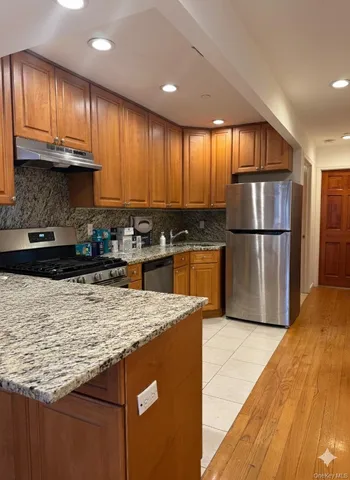 $3,600 | 40-33 191st Street, Unit 1 | Auburndale