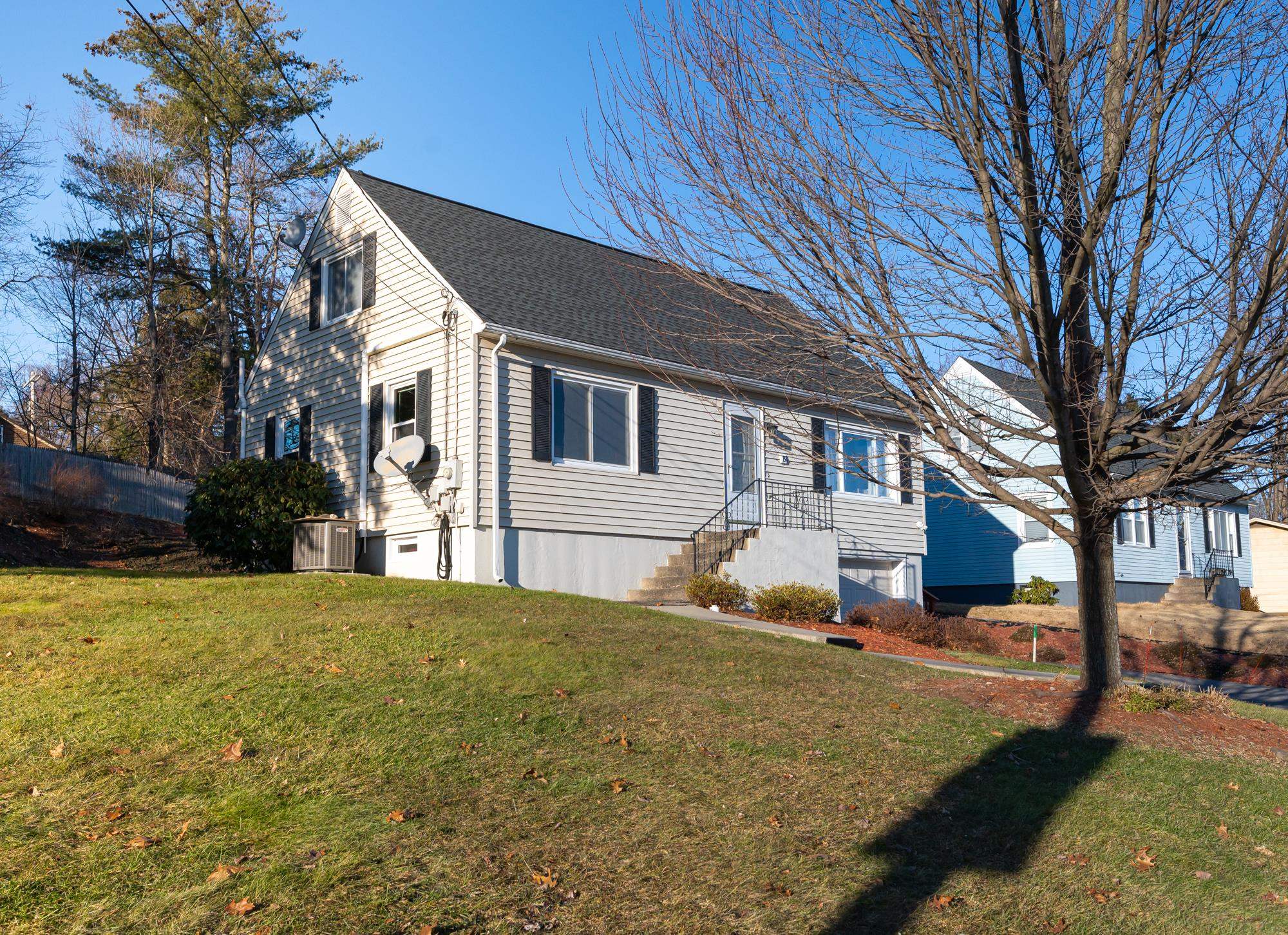 19 Carmine Road Nashua, NH 03063 - Photo 2 of 40