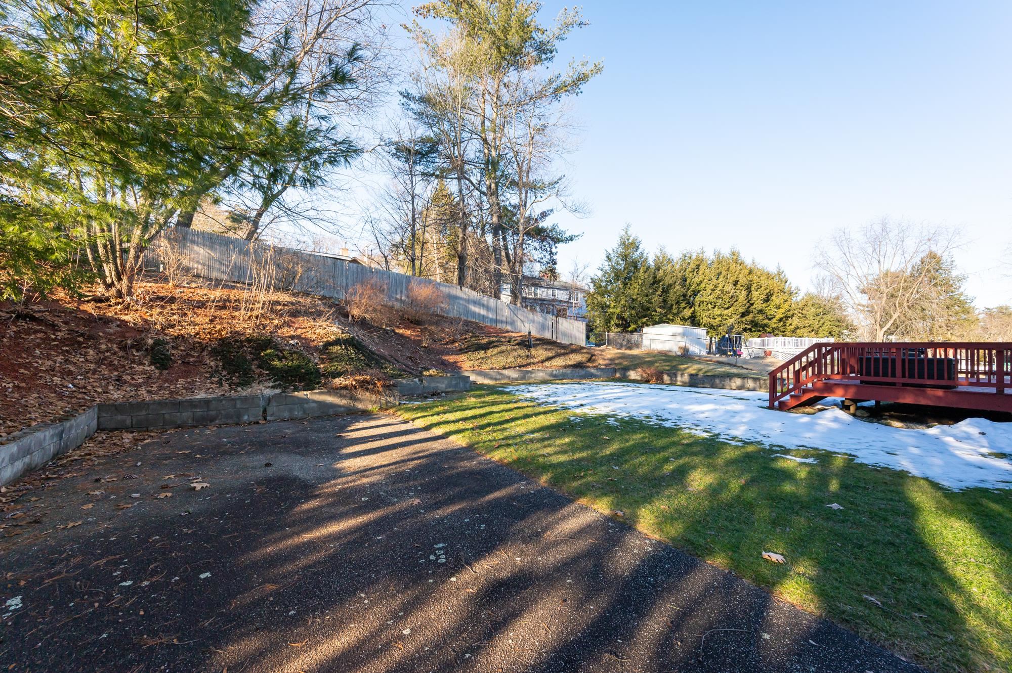 19 Carmine Road Nashua, NH 03063 - Photo 27 of 40