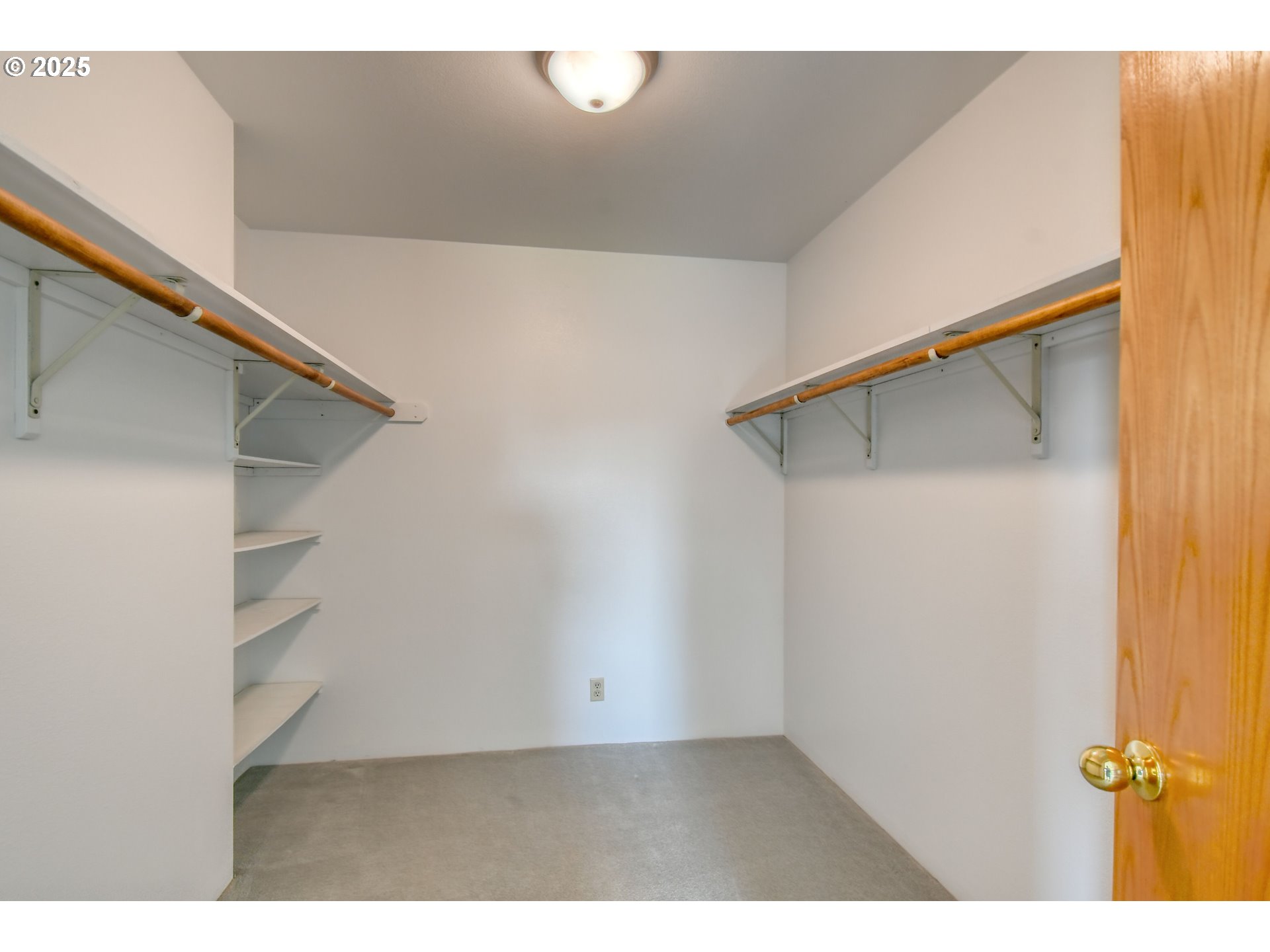 72062 Westfield Boulevard Pendleton, OR 97801 - Photo 22 of 48 a view of an empty room