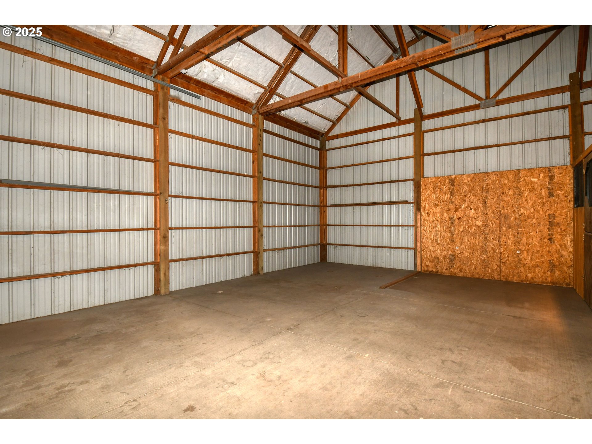 72062 Westfield Boulevard Pendleton, OR 97801 - Photo 46 of 48 a view of a garage