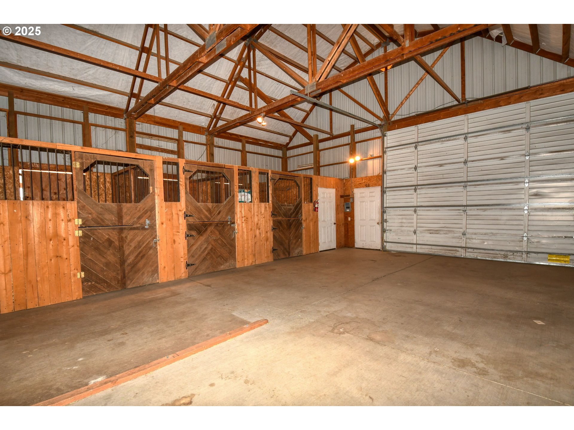 72062 Westfield Boulevard Pendleton, OR 97801 - Photo 47 of 48 a view of a big room with wooden walls