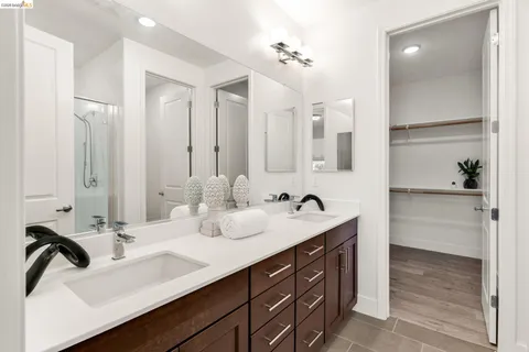$1,380,000 | 820 East Duane Avenue, Unit 5, Sunnyvale, CA 94085