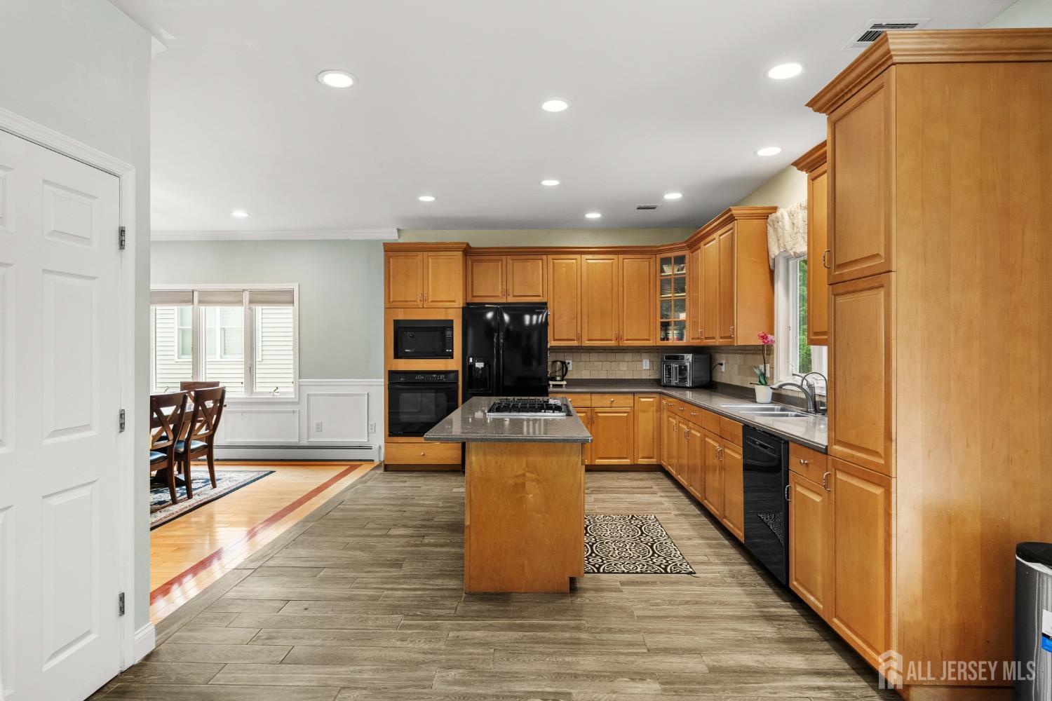 56 Rookwood Terrace Morris Plains, NJ 07950 - Photo 11 of 49