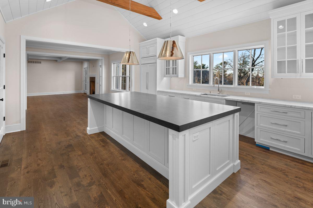 19 Valley View Road Philadelphia, PA 19118 - Photo 6 of 21 Gallery Image 6