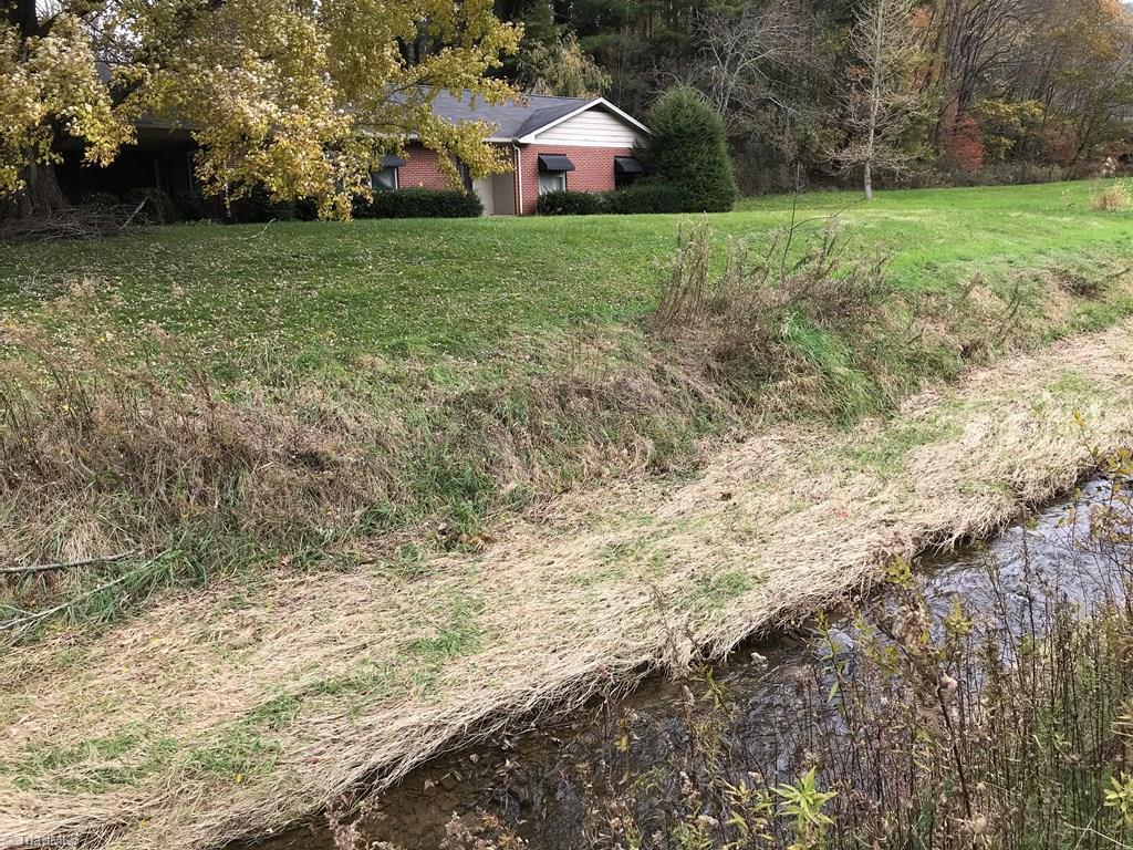 146 Adams Cemetery Road Vilas, NC 28692 - Photo 2 of 18 Gallery Image 2