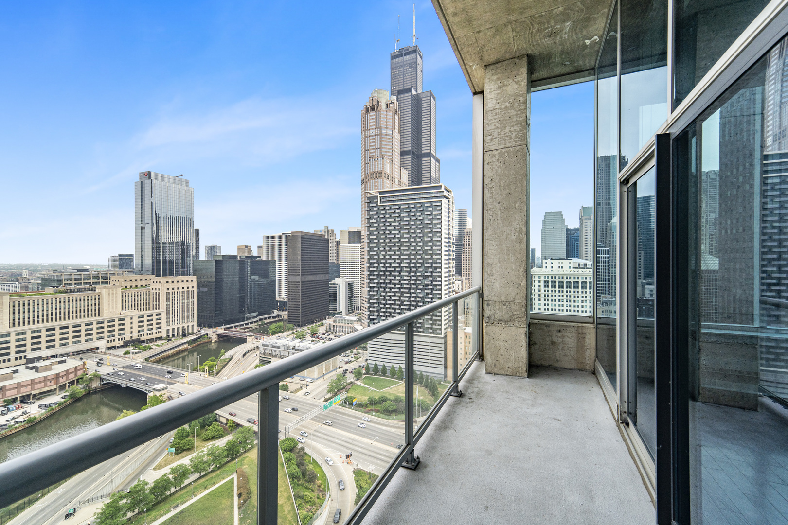 611 South Wells Street, Unit 3102 Chicago, IL 60607 - Photo 5 of 33 a view of balcony with city view