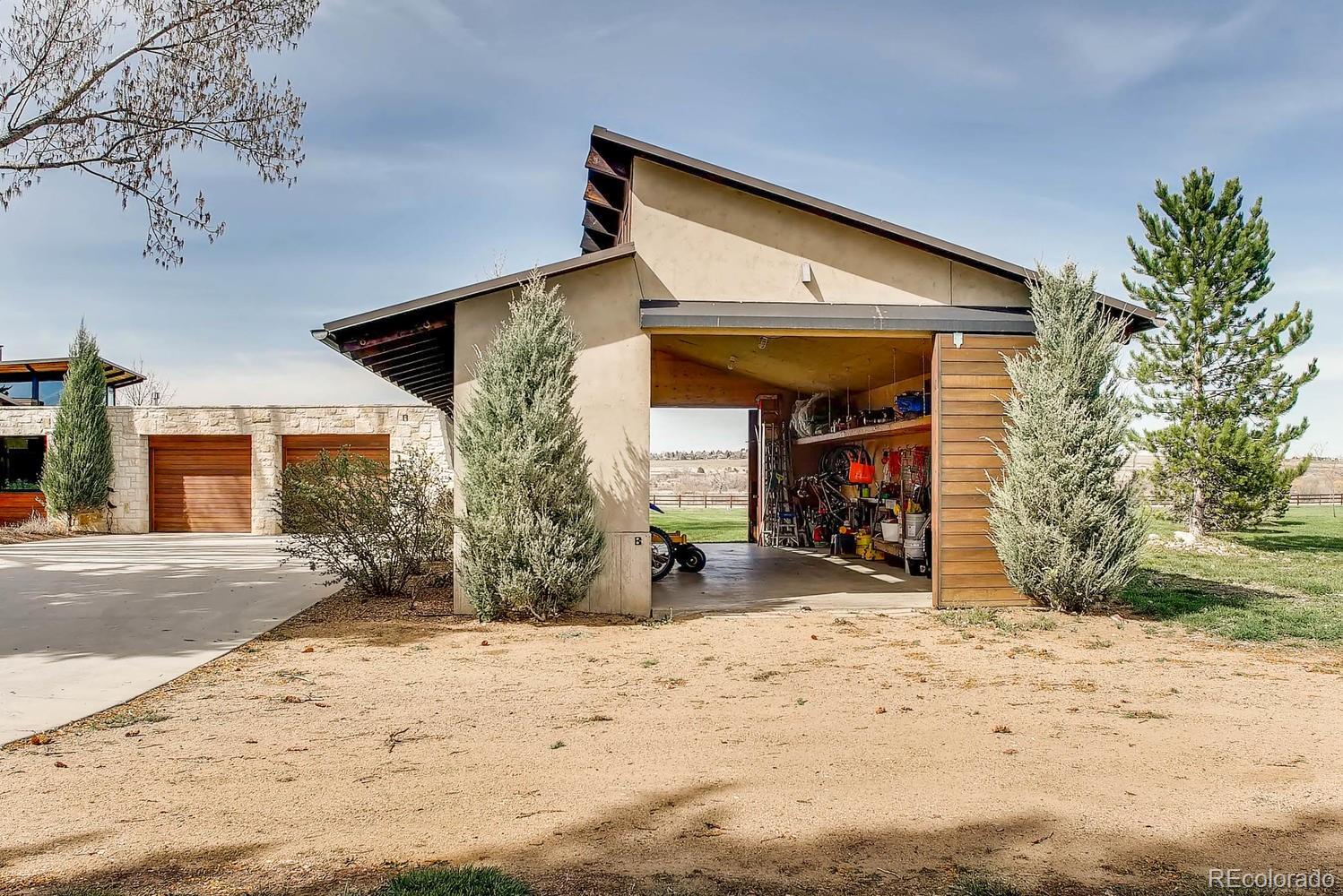 7983 Valmont Road Boulder, CO 80301 - Photo 28 of 31 a view of a house with a patio