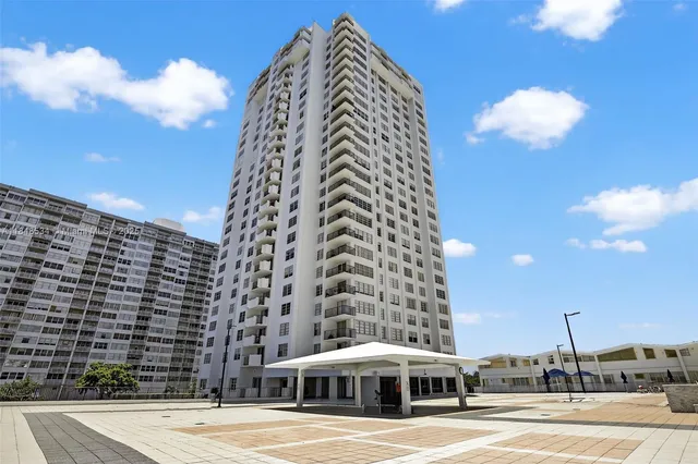 a view of outdoor space with city view