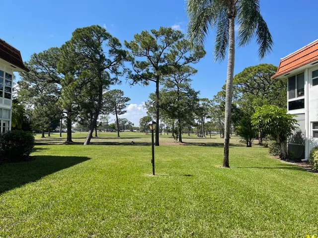 $1,200 | 1225 Northwest 21st Street, Unit 1104, Stuart, FL 34994