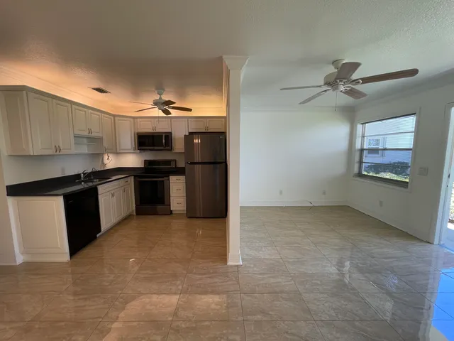 $1,200 | 1225 Northwest 21st Street, Unit 1104, Stuart, FL 34994