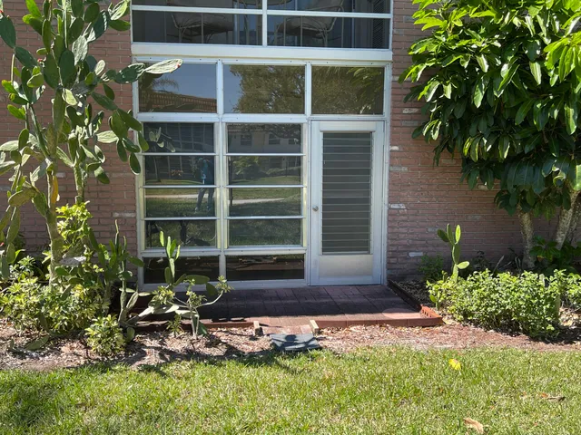 $1,200 | 1225 Northwest 21st Street, Unit 1104, Stuart, FL 34994