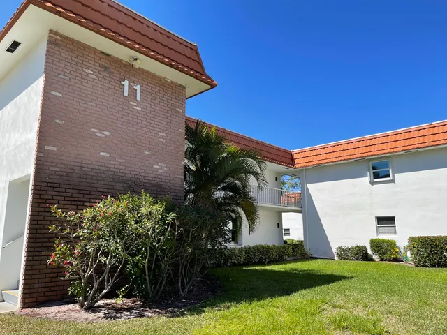 $1,200 | 1225 Northwest 21st Street, Unit 1104, Stuart, FL 34994