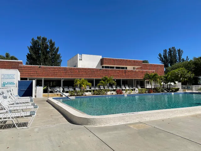 $1,200 | 1225 Northwest 21st Street, Unit 1104, Stuart, FL 34994