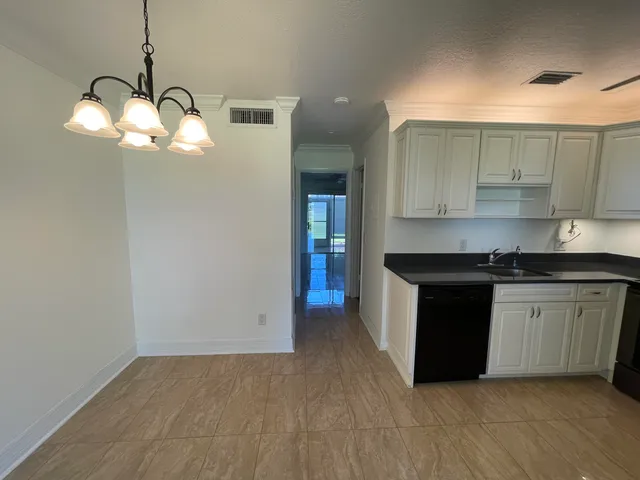 $1,200 | 1225 Northwest 21st Street, Unit 1104, Stuart, FL 34994