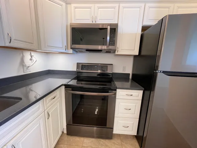 $1,200 | 1225 Northwest 21st Street, Unit 1104, Stuart, FL 34994