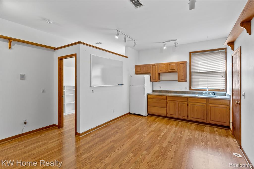 365 North Kellogg Road Howell, MI 48843 - Photo 28 of 69