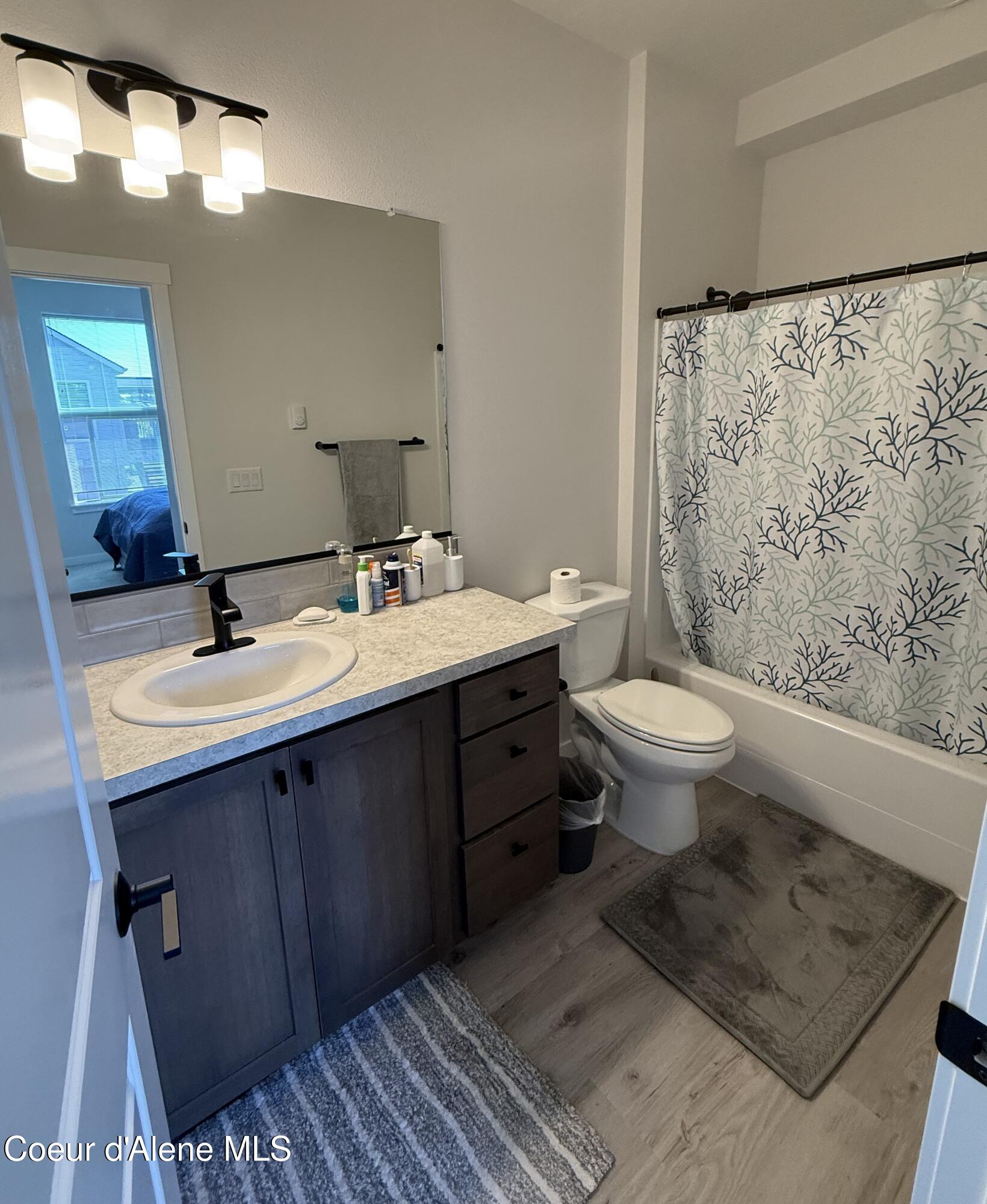 6480 North Atlas Road, Unit 203 Coeur D'Alene, ID 83815 - Photo 6 of 6 Bathroom #2
