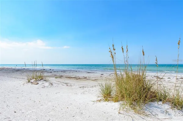 a view of a terrace with sky view
