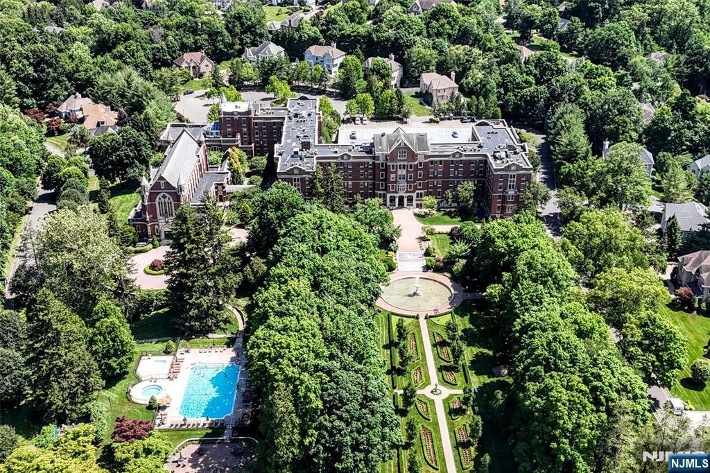 4201 Rio Vista Drive, Unit 4201 Mahwah, NJ 07430 - Photo 31 of 34 an aerial view of multiple house