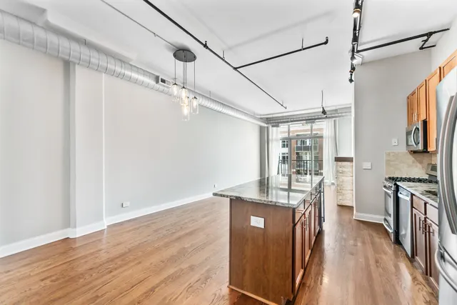 $559,000 | 1000 West Adams Street, Unit 703, Chicago, IL 60607