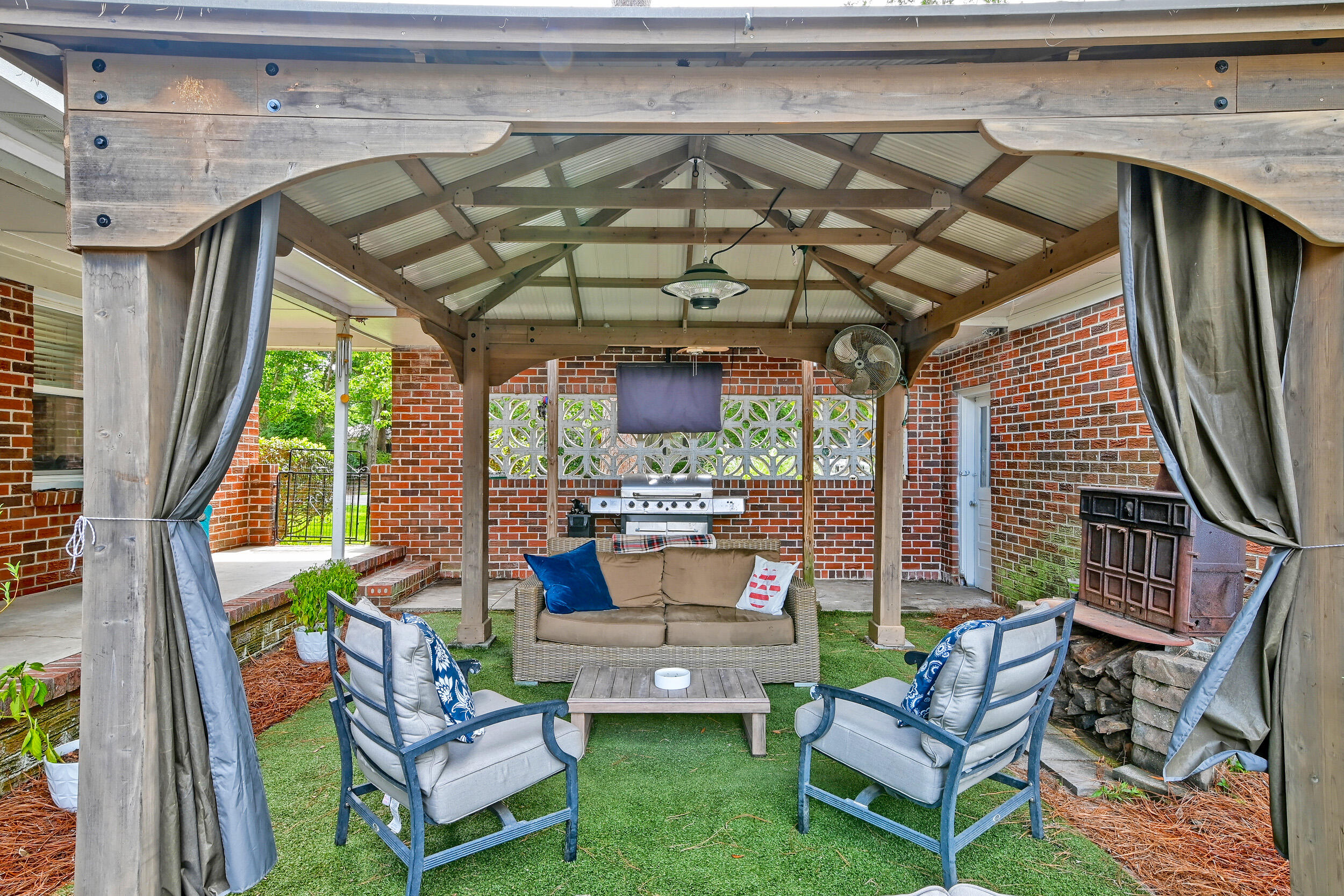 843 Trent Street Charleston, SC 29414 - Photo 7 of 49