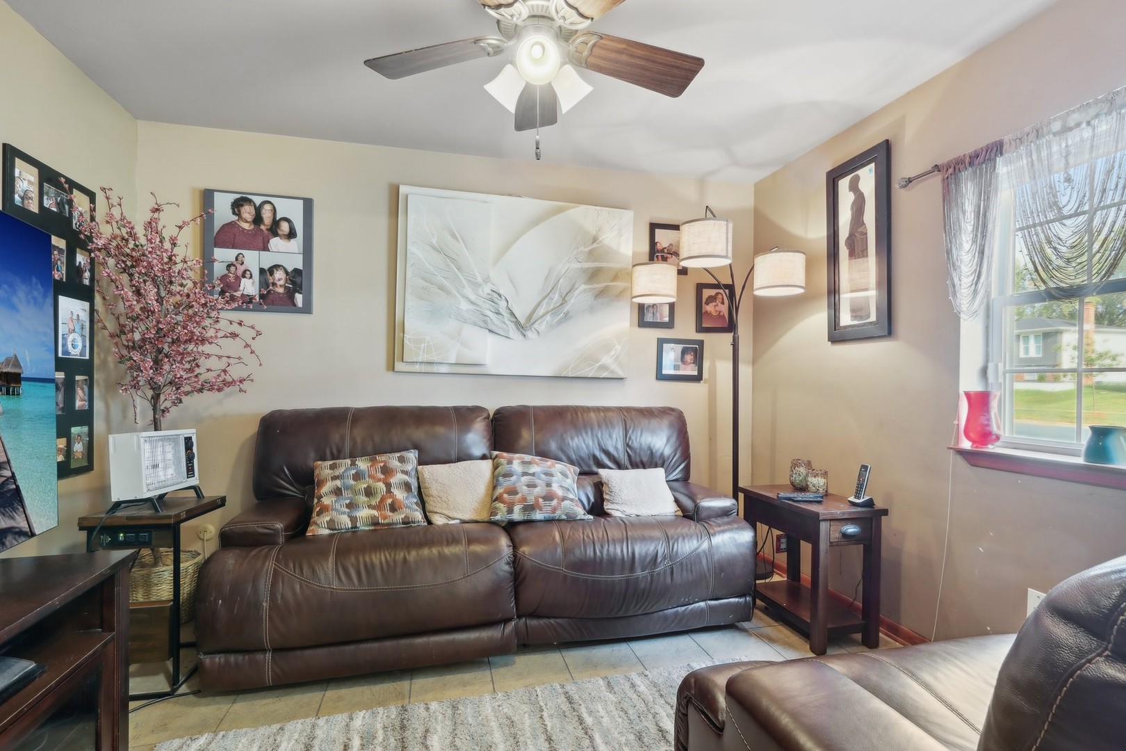417 Rockhurst Road Bolingbrook, IL 60440 - Photo 8 of 18 a living room with furniture and a couch