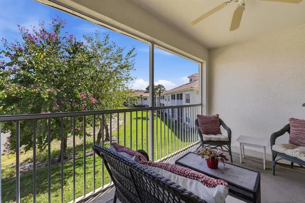 $340,000 | 3047 Horizon Lane, Unit 1906, Naples, FL 34109