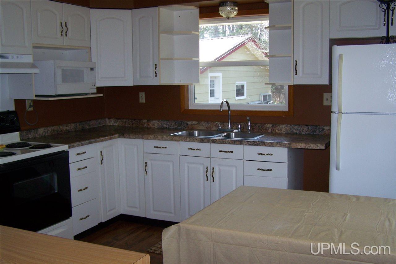 671 Sampson Road Wakefield, MI 49968 - Photo 5 of 36 Gallery Image 5