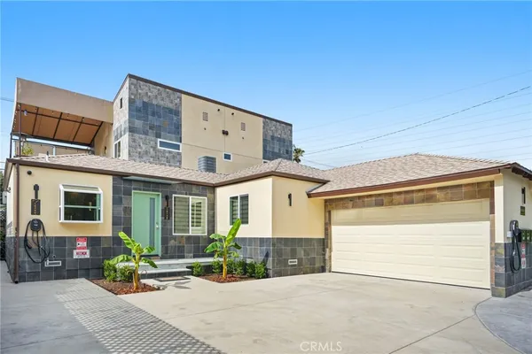 $5,000 | 18748 Collins Street, Tarzana, CA 91356