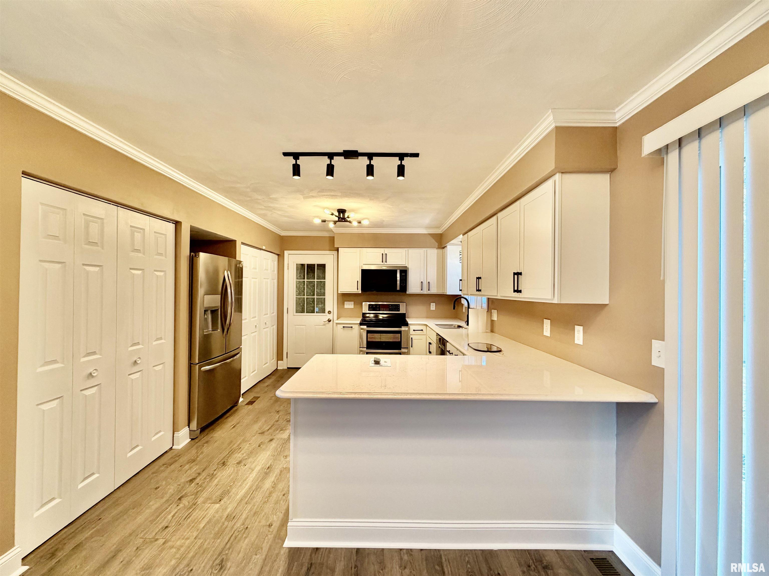 508 Marquis Avenue Centralia, IL 62801 - Photo 4 of 13