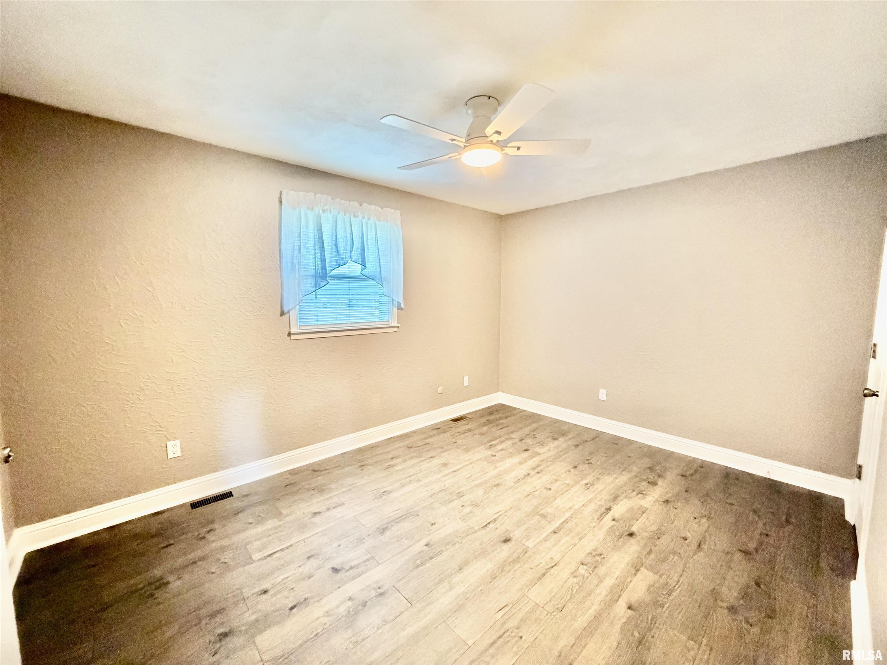 508 Marquis Avenue Centralia, IL 62801 - Photo 8 of 13