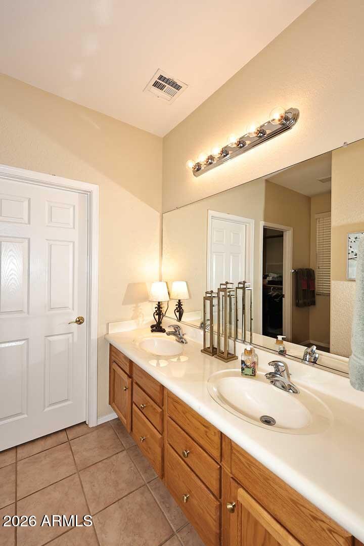 4058 East Rakestraw Lane Gilbert, AZ 85298 - Photo 6 of 55 Primary Bath2