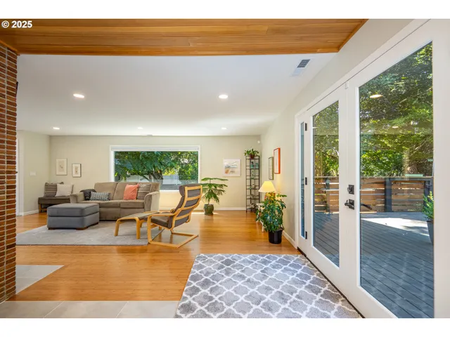 $819,000 | 2015 Eastwood Lane, Eugene, OR 97401