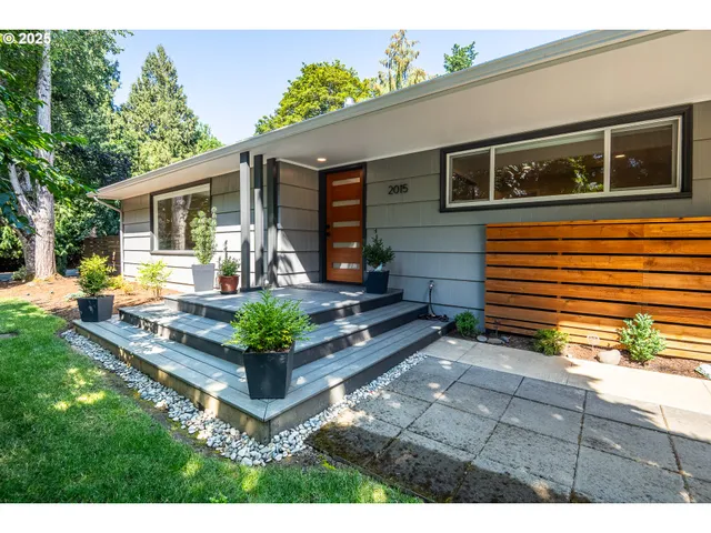 $819,000 | 2015 Eastwood Lane, Eugene, OR 97401